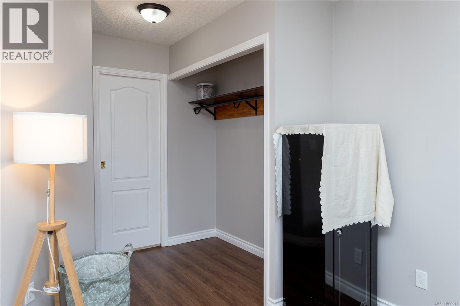 #315 3931 Shelbourne St - 17