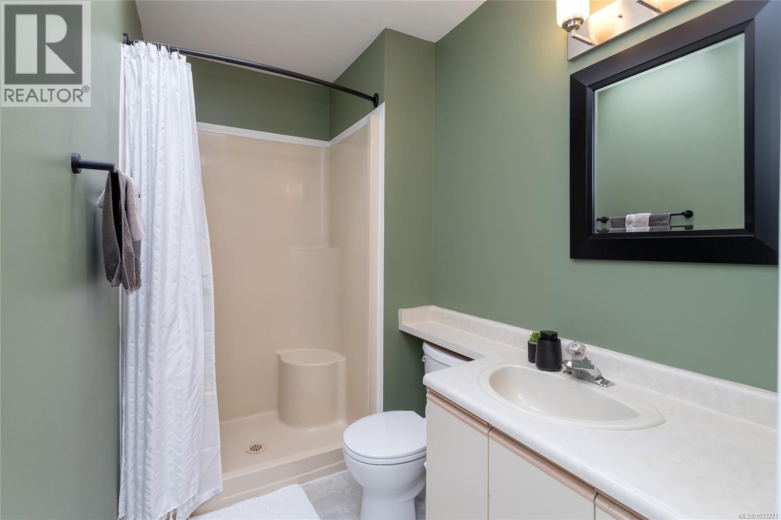 #315 3931 Shelbourne St - 18