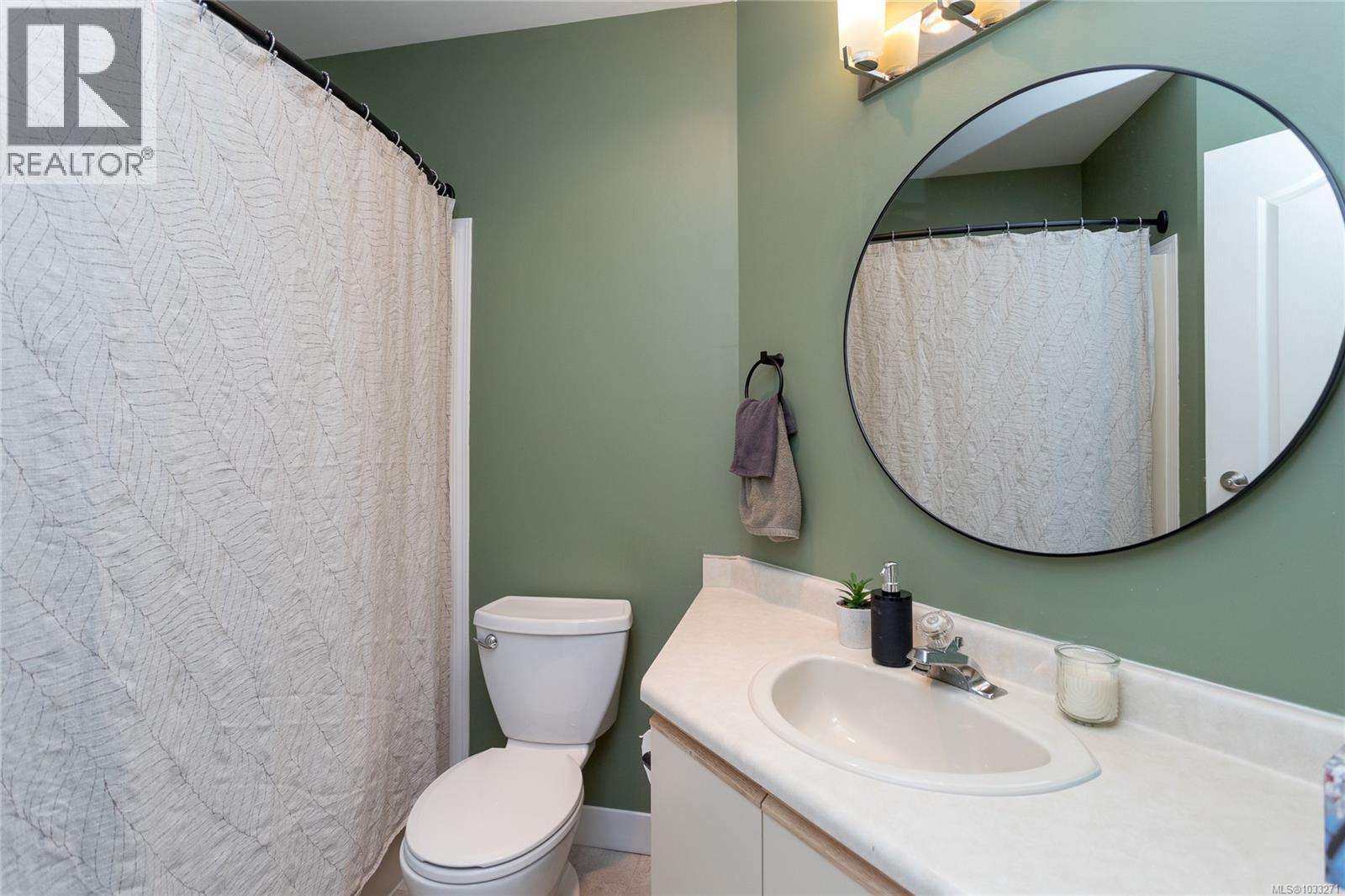 #315 3931 Shelbourne St - 21