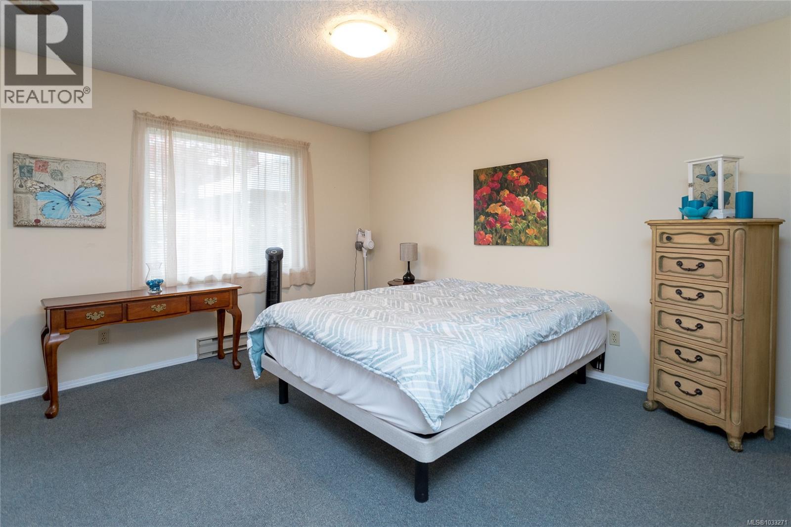 #315 3931 Shelbourne St - 27