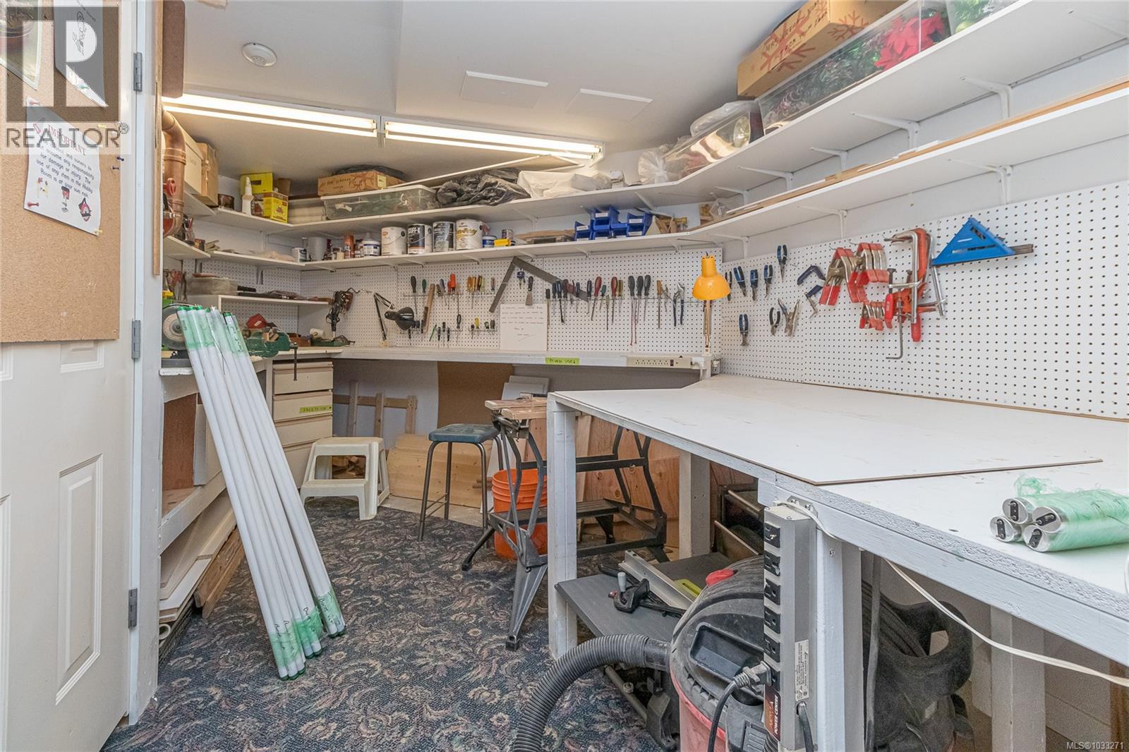 315 3931 Shelbourne Street, Saanich