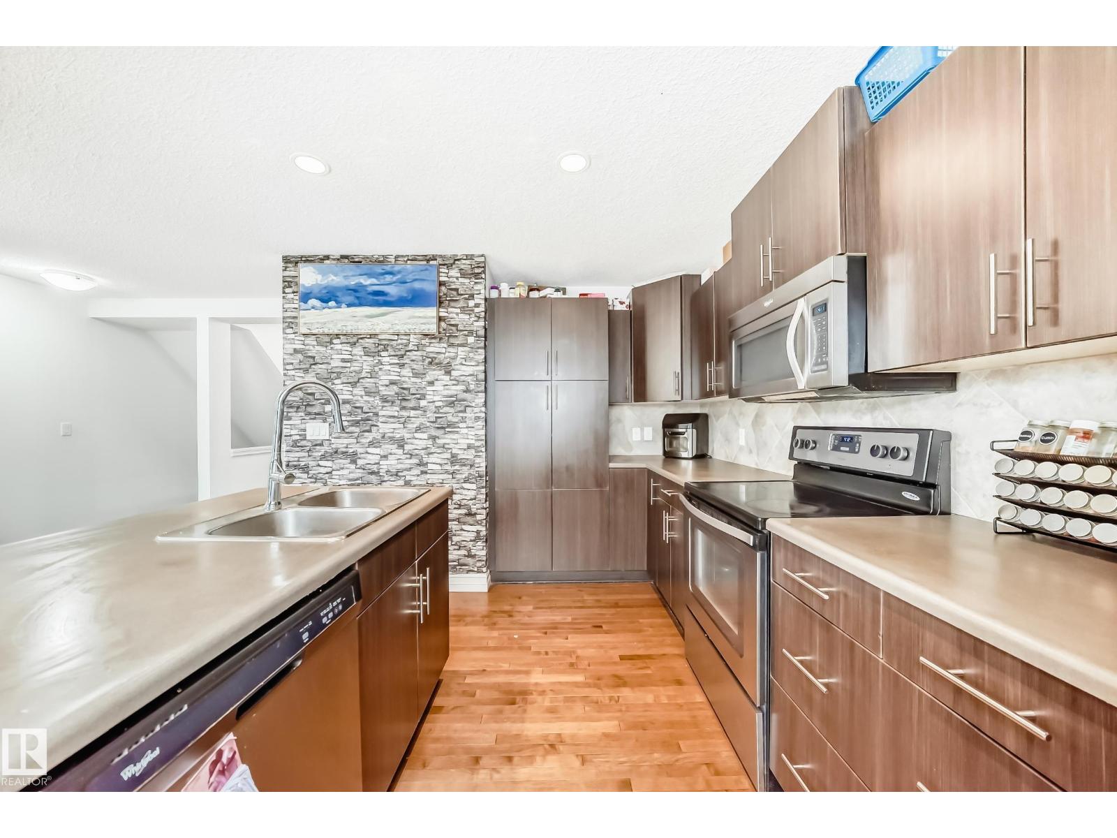 #69 3625 144 AV NW, Edmonton