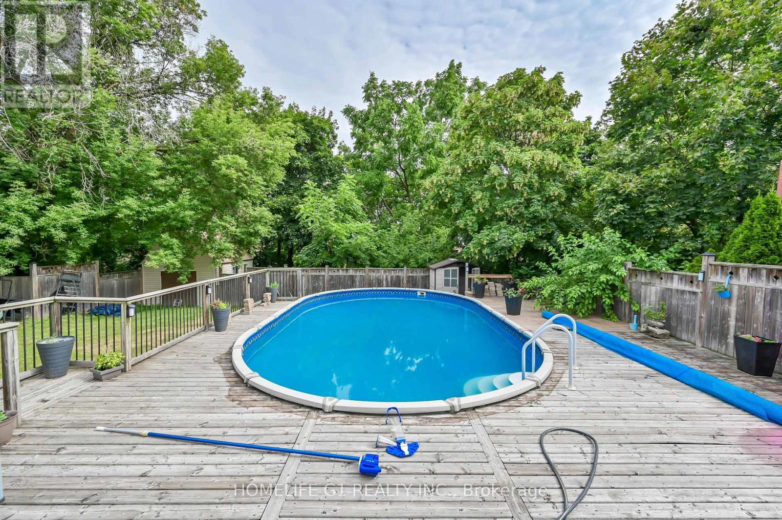 10 DOUGLAS PLACE — photo 10