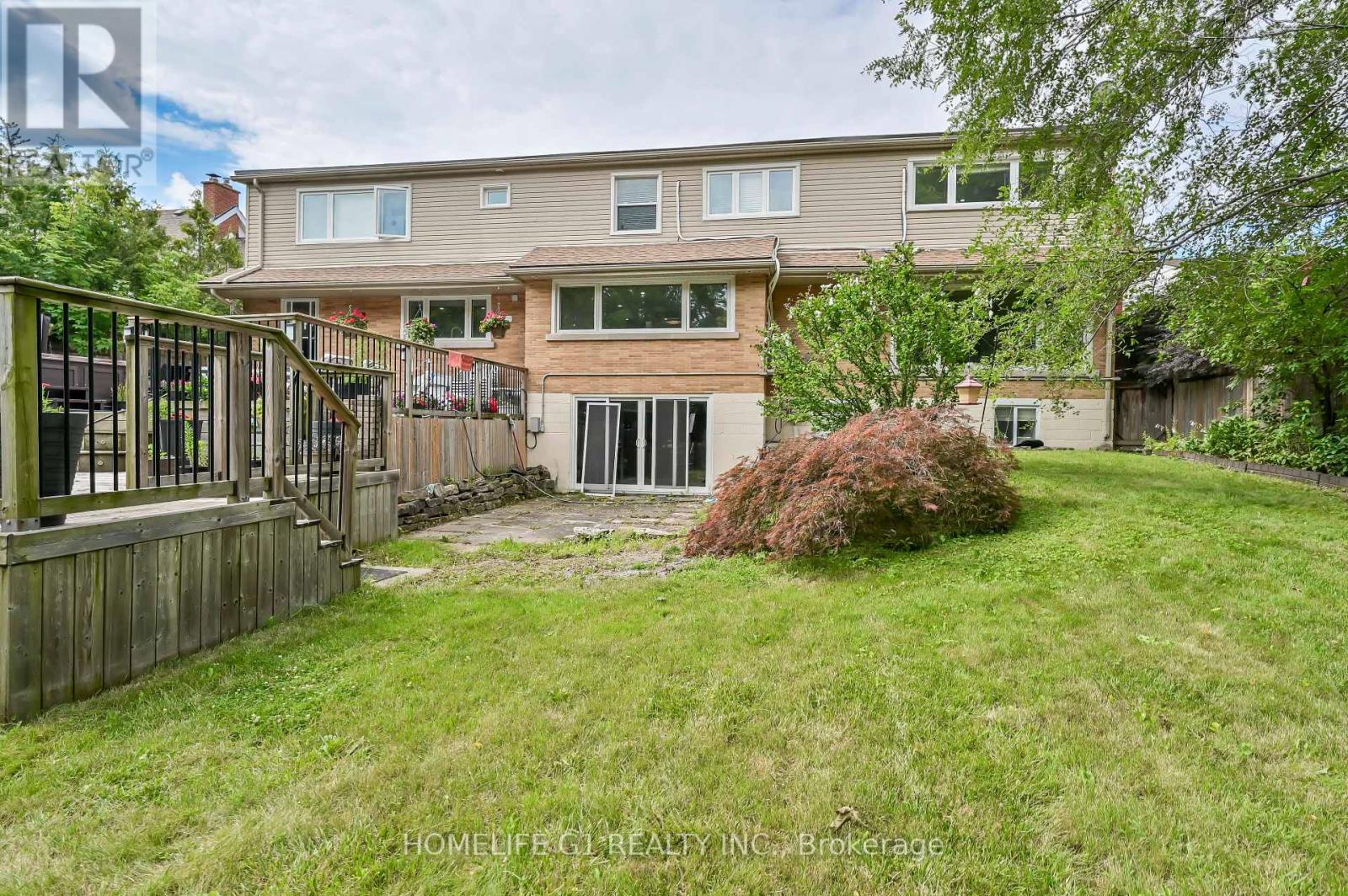 10 DOUGLAS PLACE — photo 19