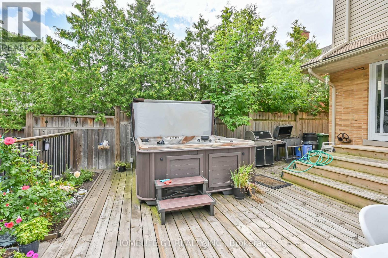 10 DOUGLAS PLACE — photo 20