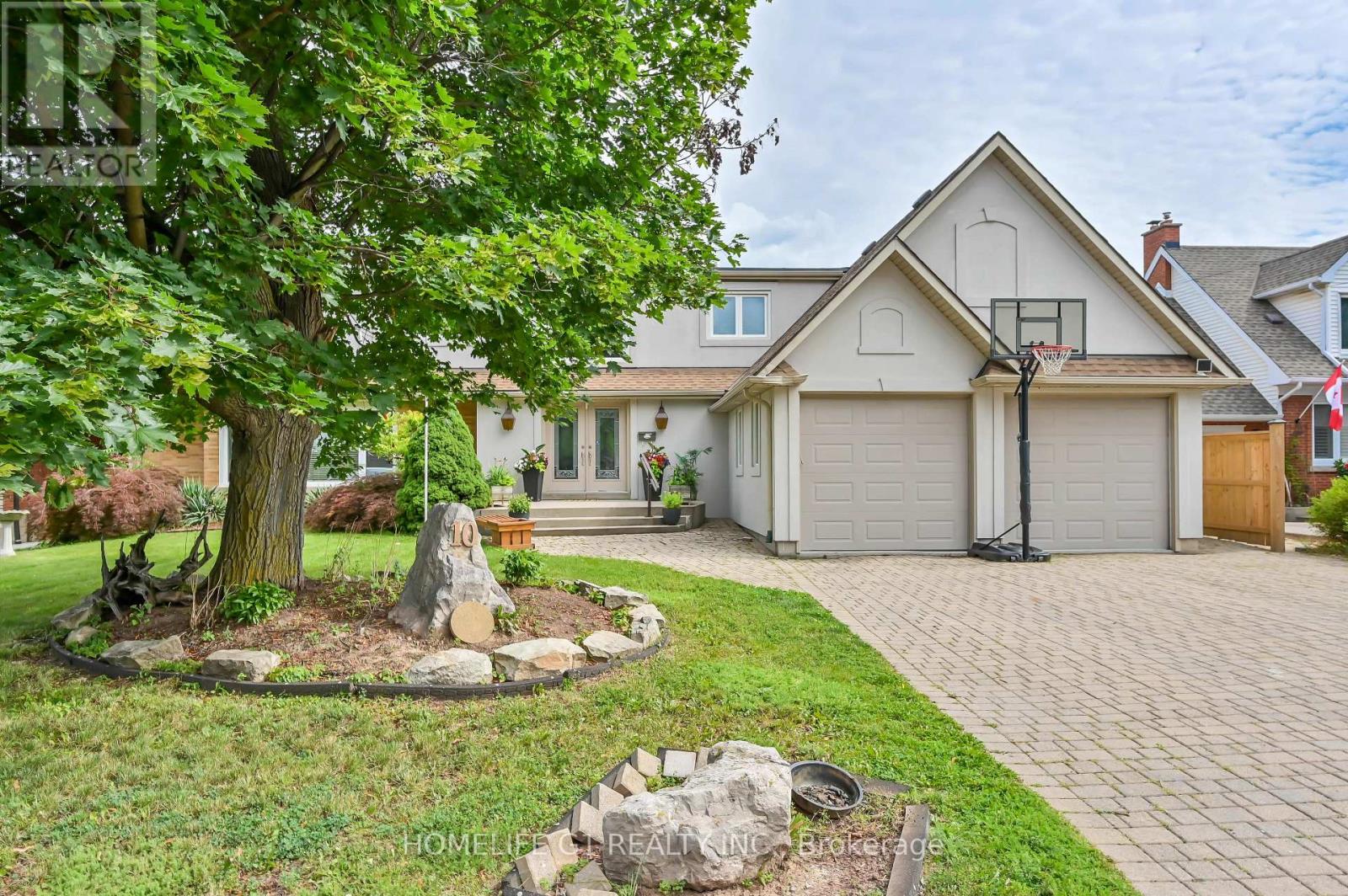 10 DOUGLAS PLACE — photo 25