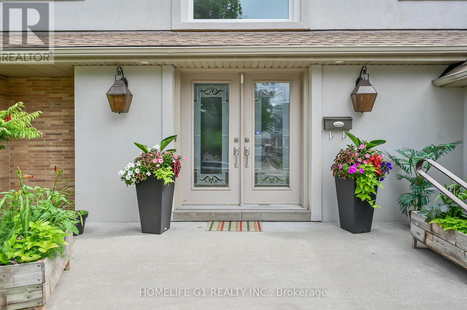 10 DOUGLAS PLACE — photo 28