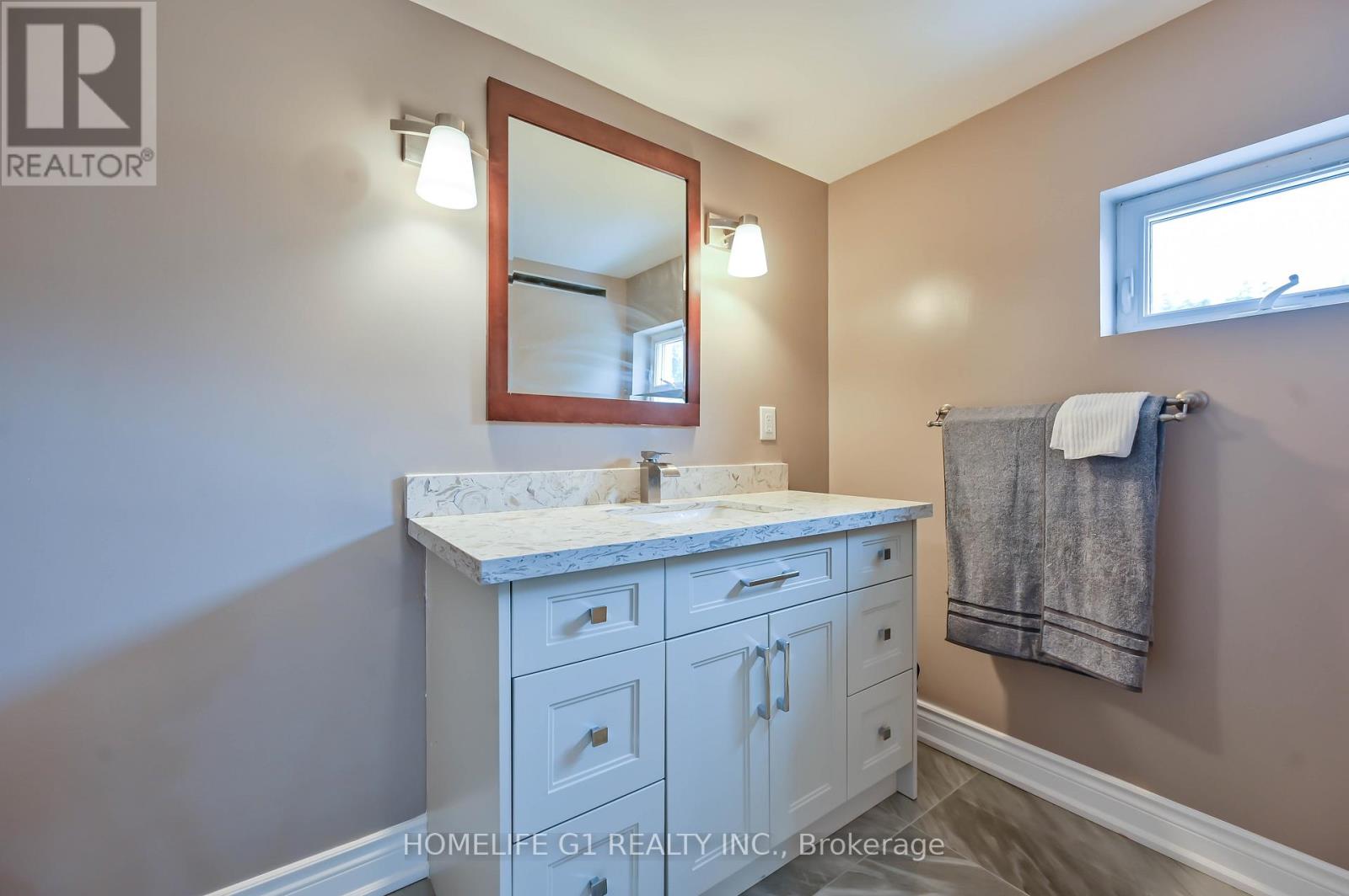 10 DOUGLAS PLACE — photo 33