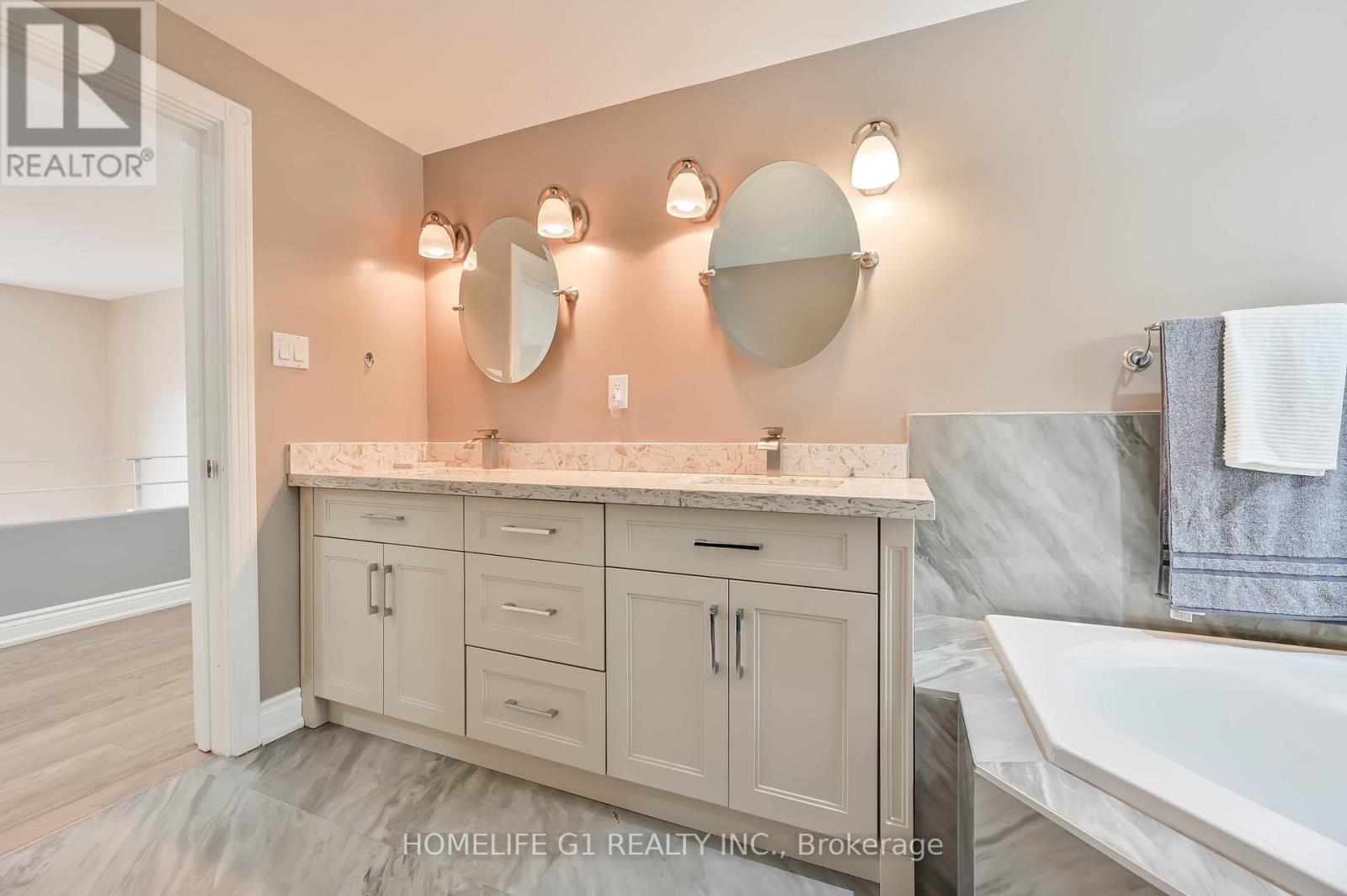 10 DOUGLAS PLACE - photo 5