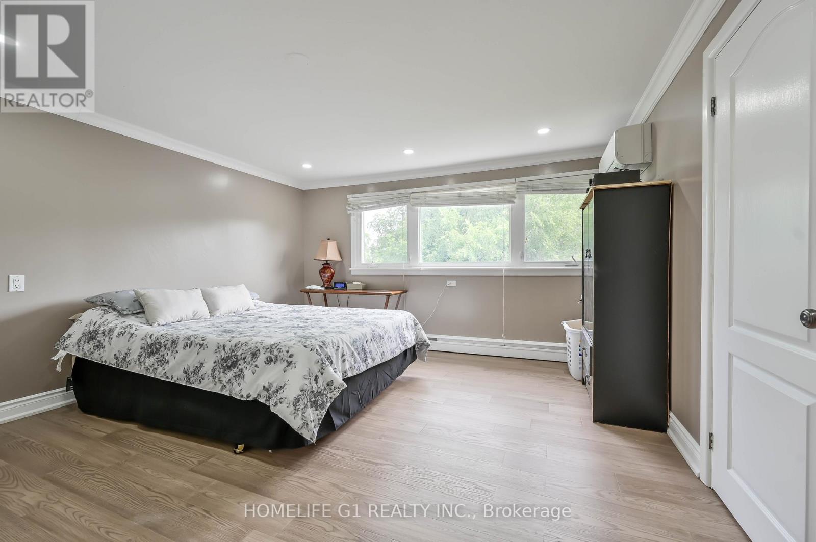 10 DOUGLAS PLACE — photo 7