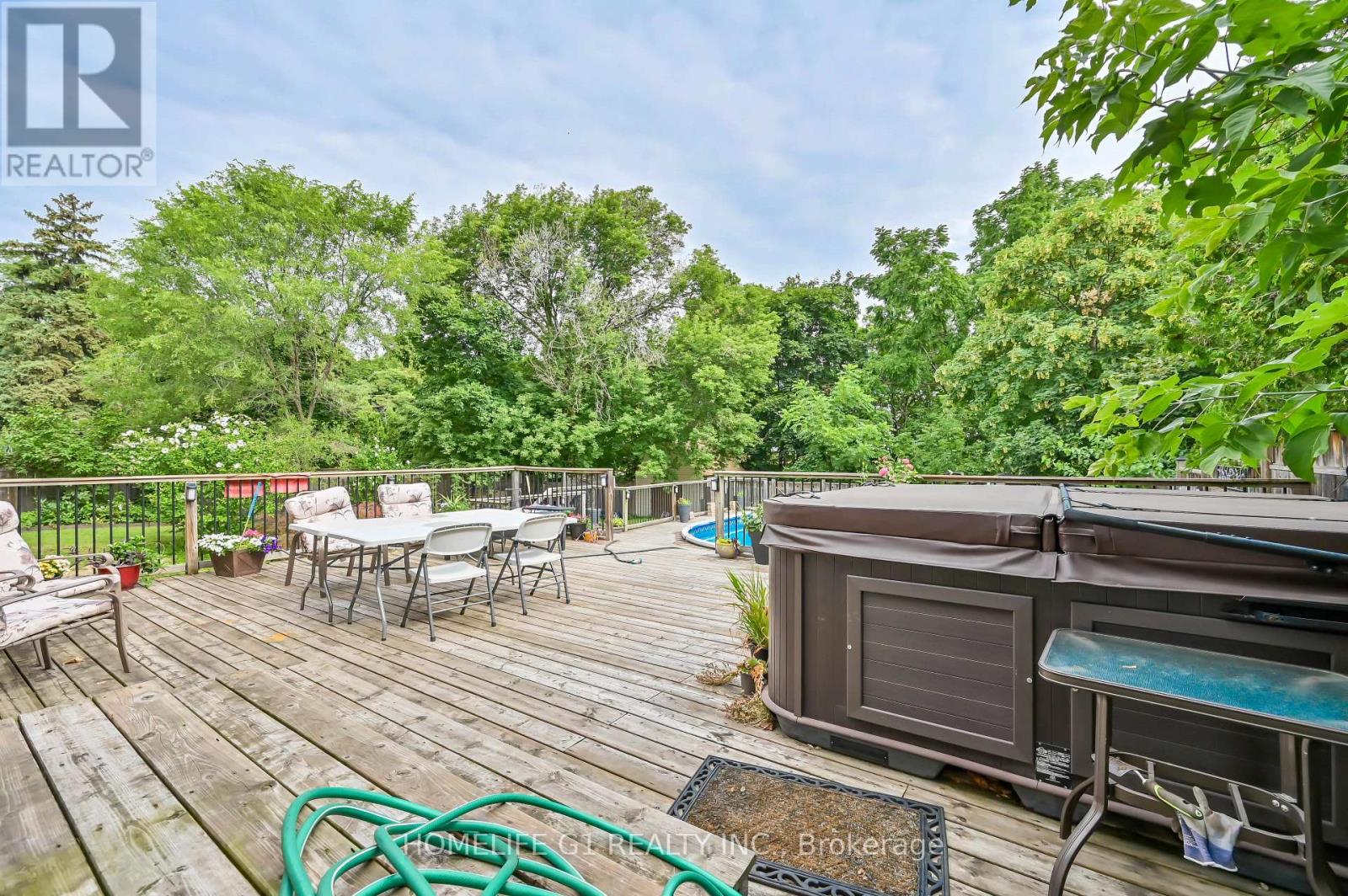 10 DOUGLAS PLACE — photo 9