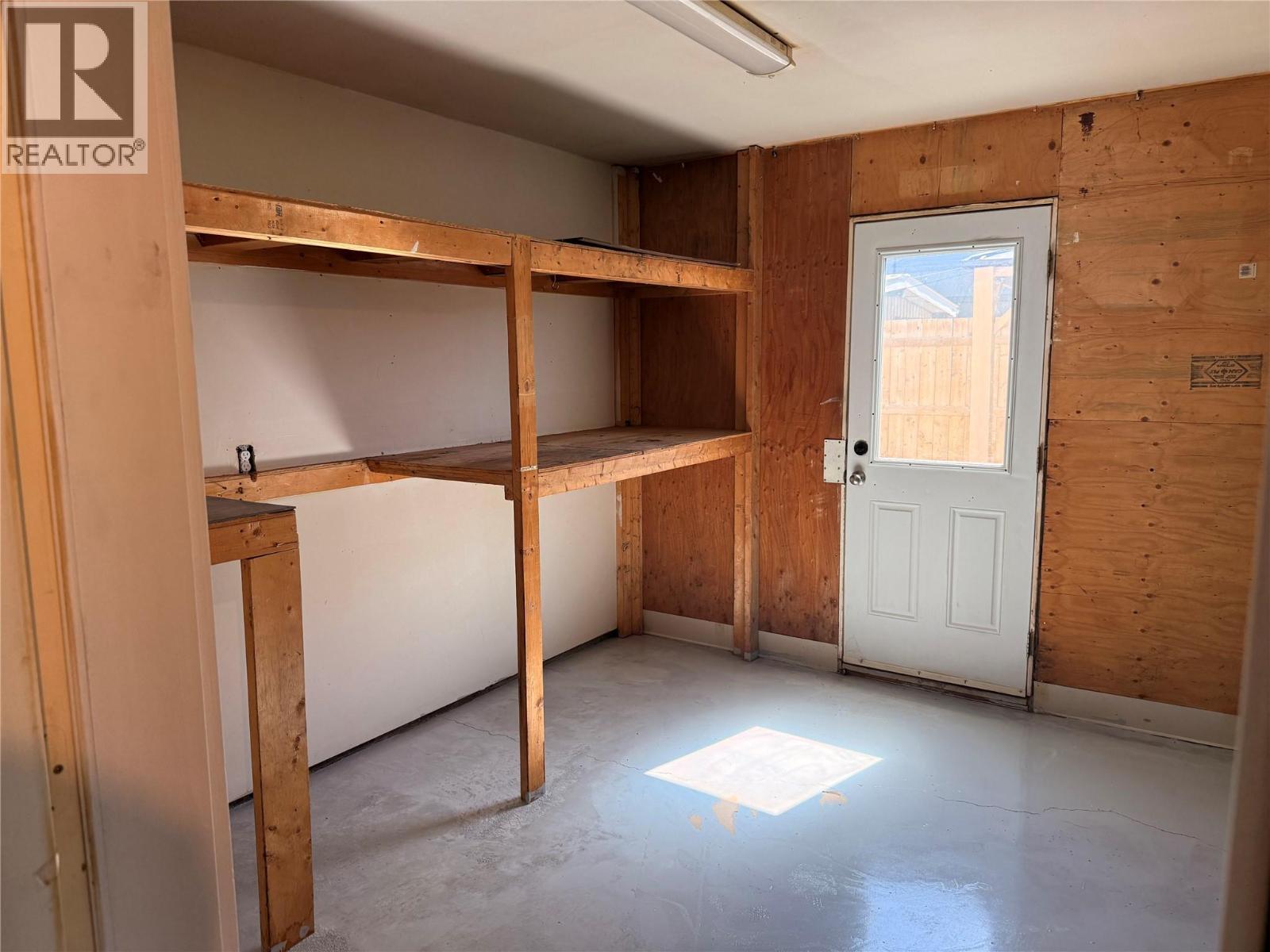 881 Evergreen Place - 32