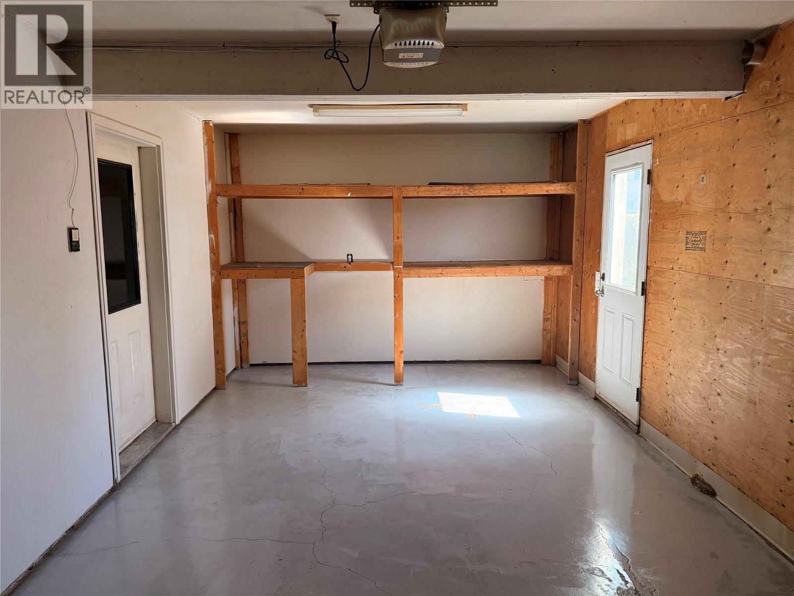 881 Evergreen Place - 33