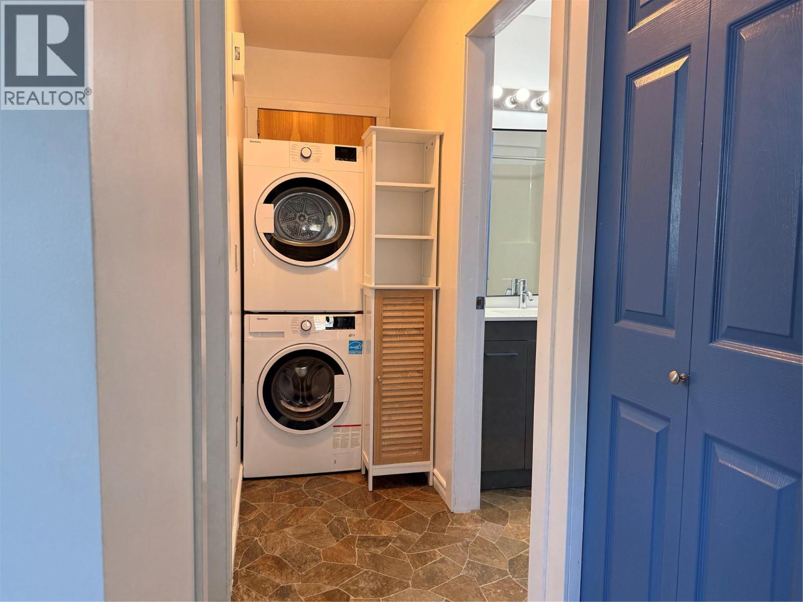 881 Evergreen Place - 27