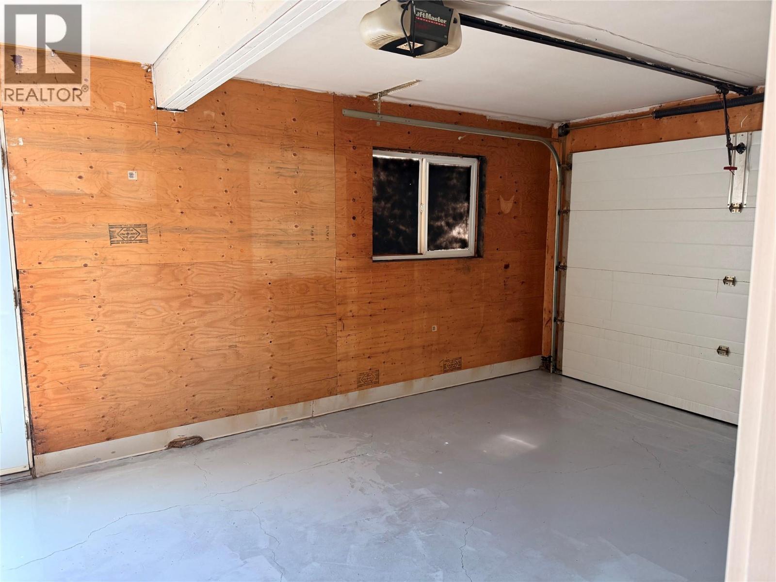 881 Evergreen Place - 31