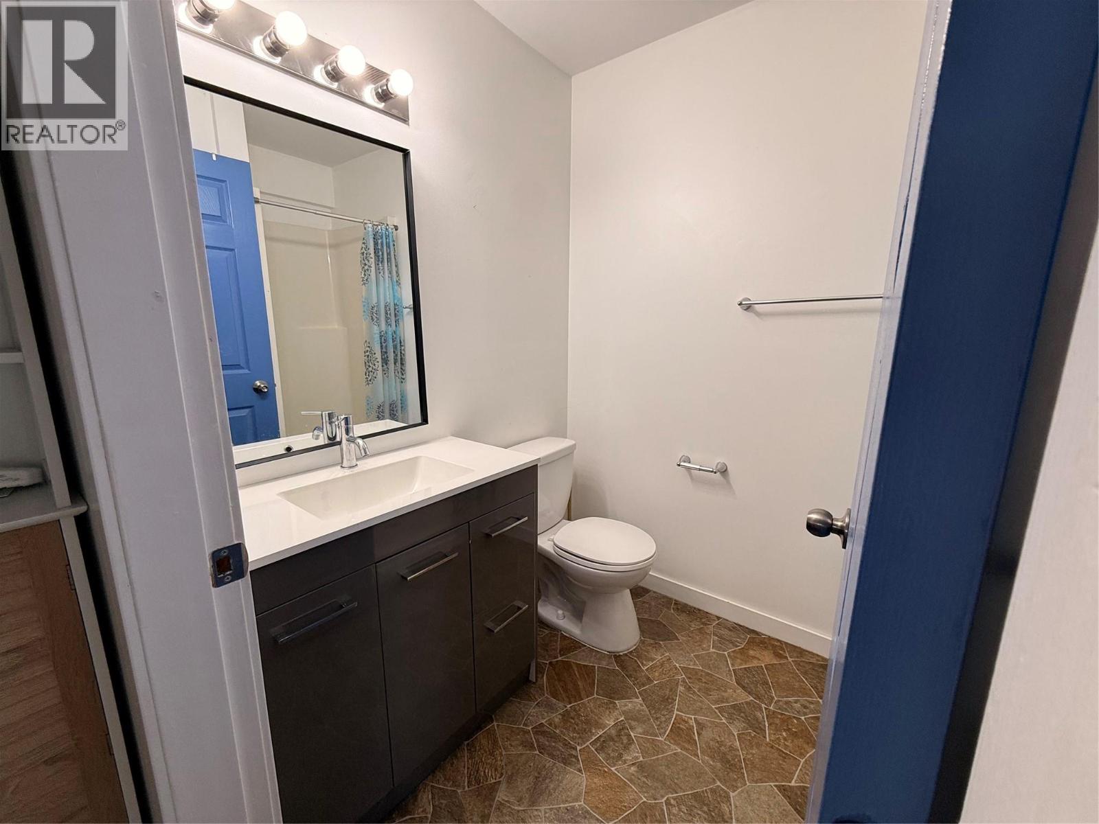 881 Evergreen Place - 25