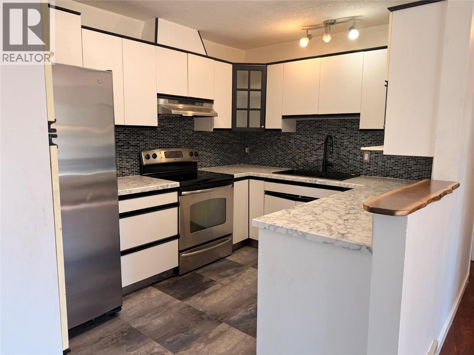 881 Evergreen Place - 3