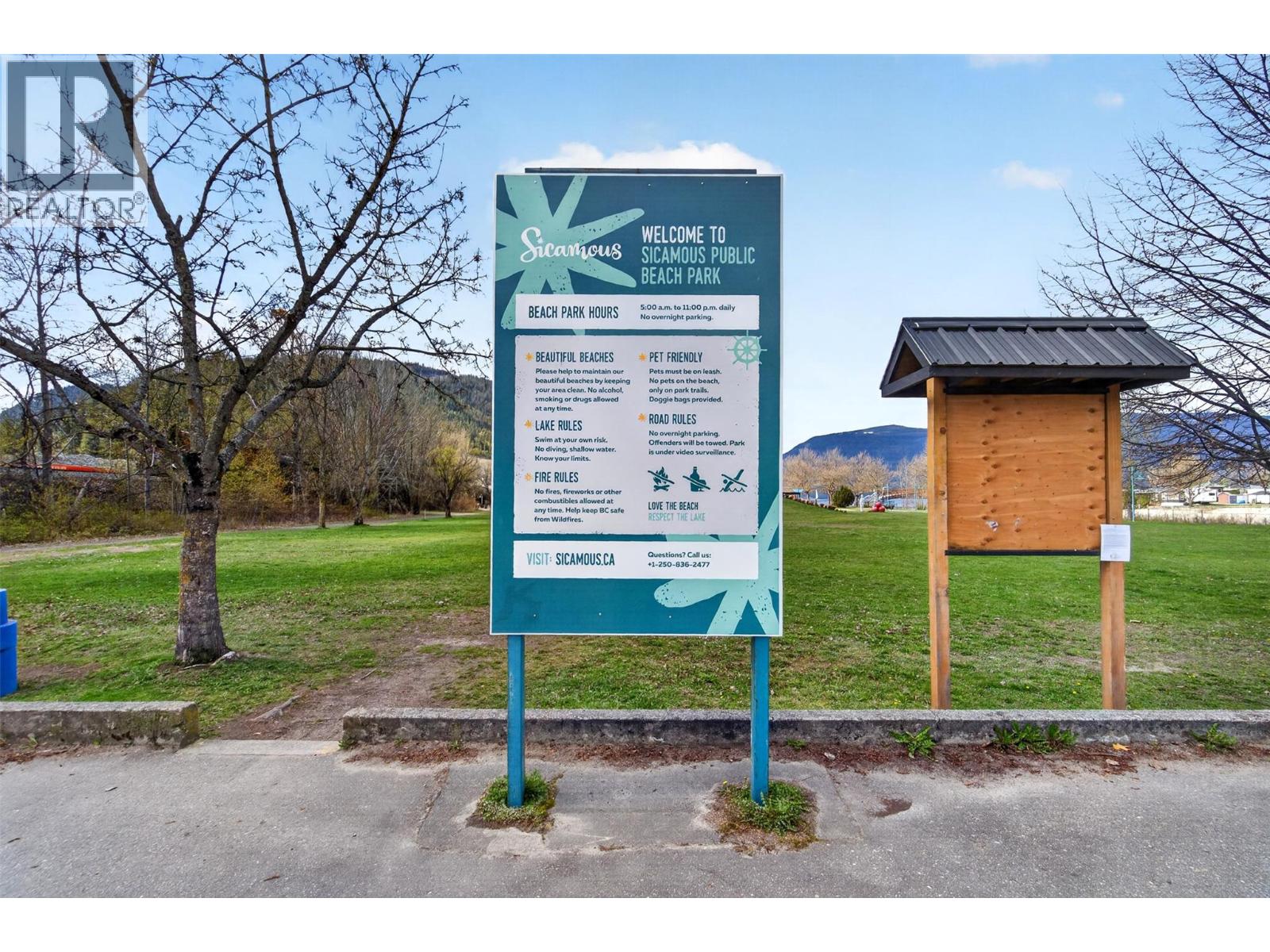  1383 SilverSands Road, Sicamous