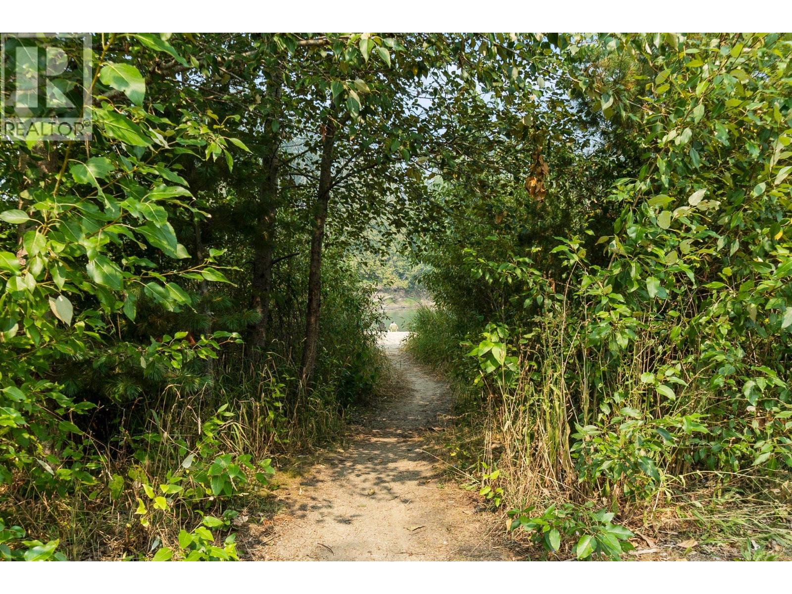  1383 SilverSands Road, Sicamous