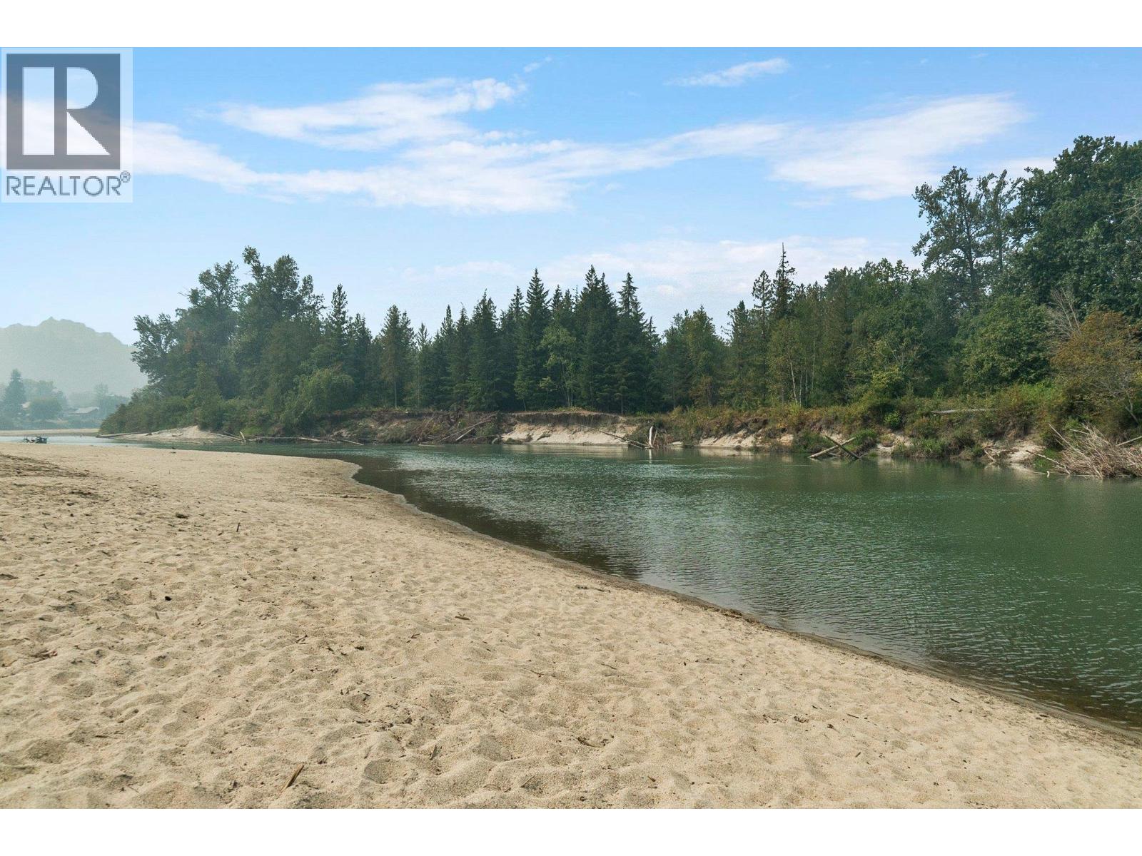  1383 SilverSands Road, Sicamous