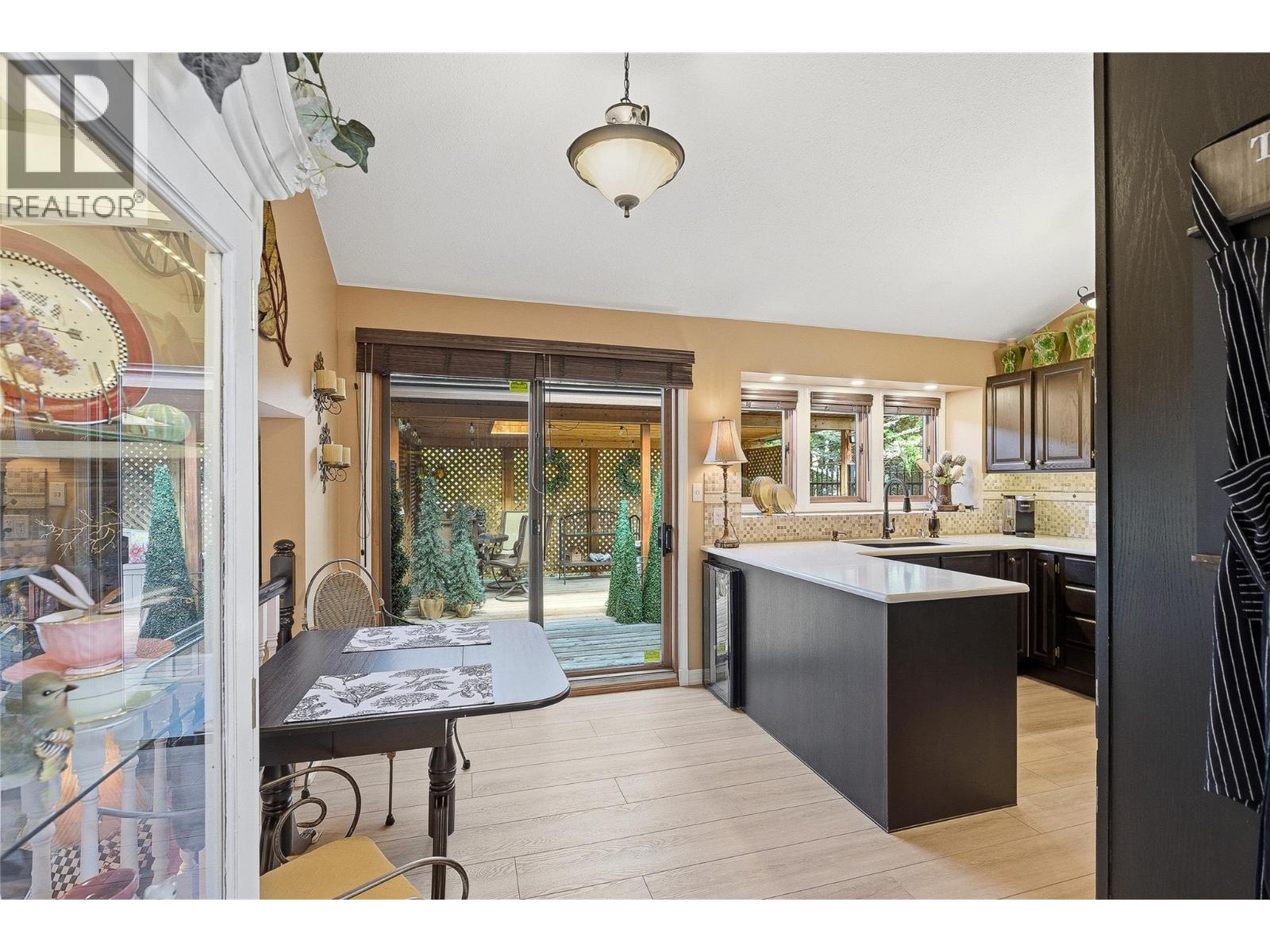 2463 Irvine Avenue - 12