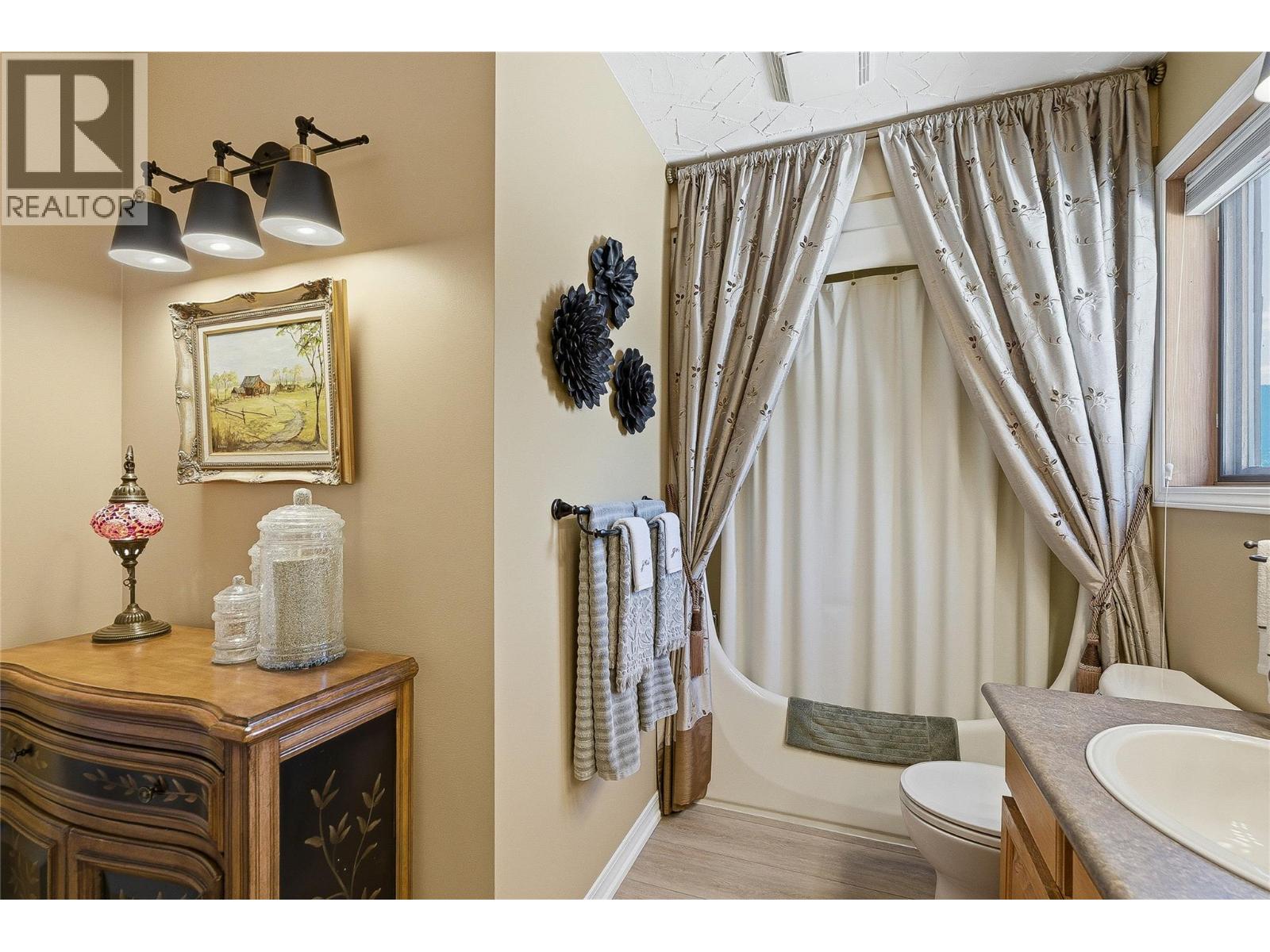 2463 Irvine Avenue - 21