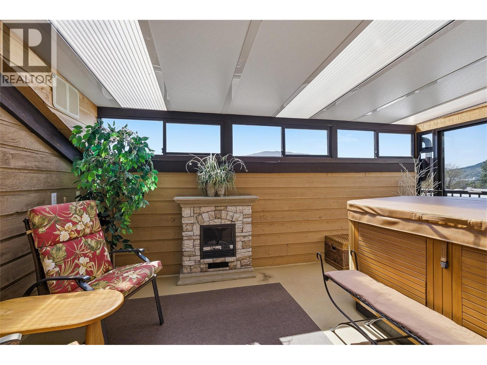 2463 Irvine Avenue - 27