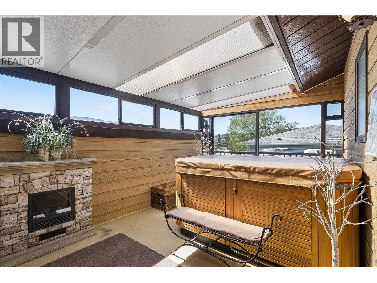 2463 Irvine Avenue - 28