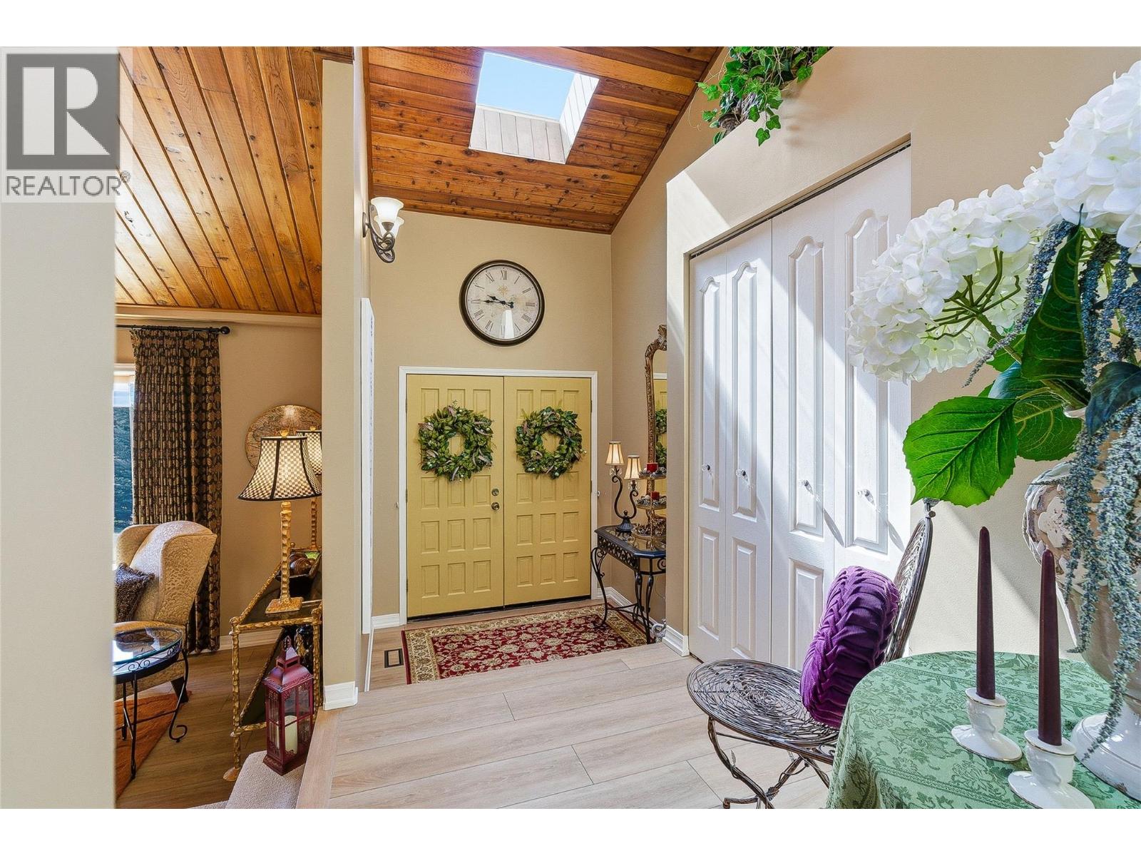 2463 Irvine Avenue - Image 3