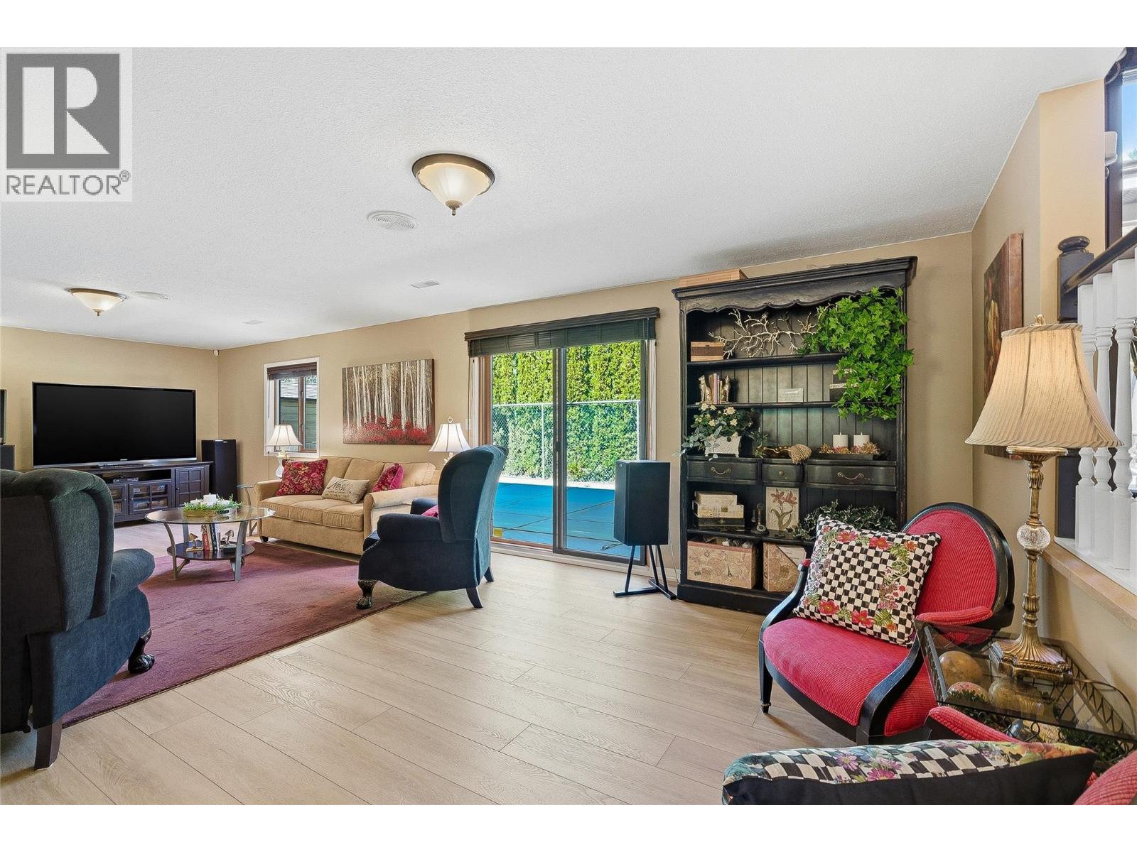 2463 Irvine Avenue - 34