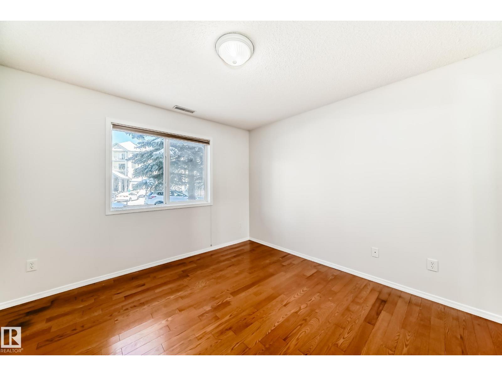 #105 16303 95 ST NW, Edmonton