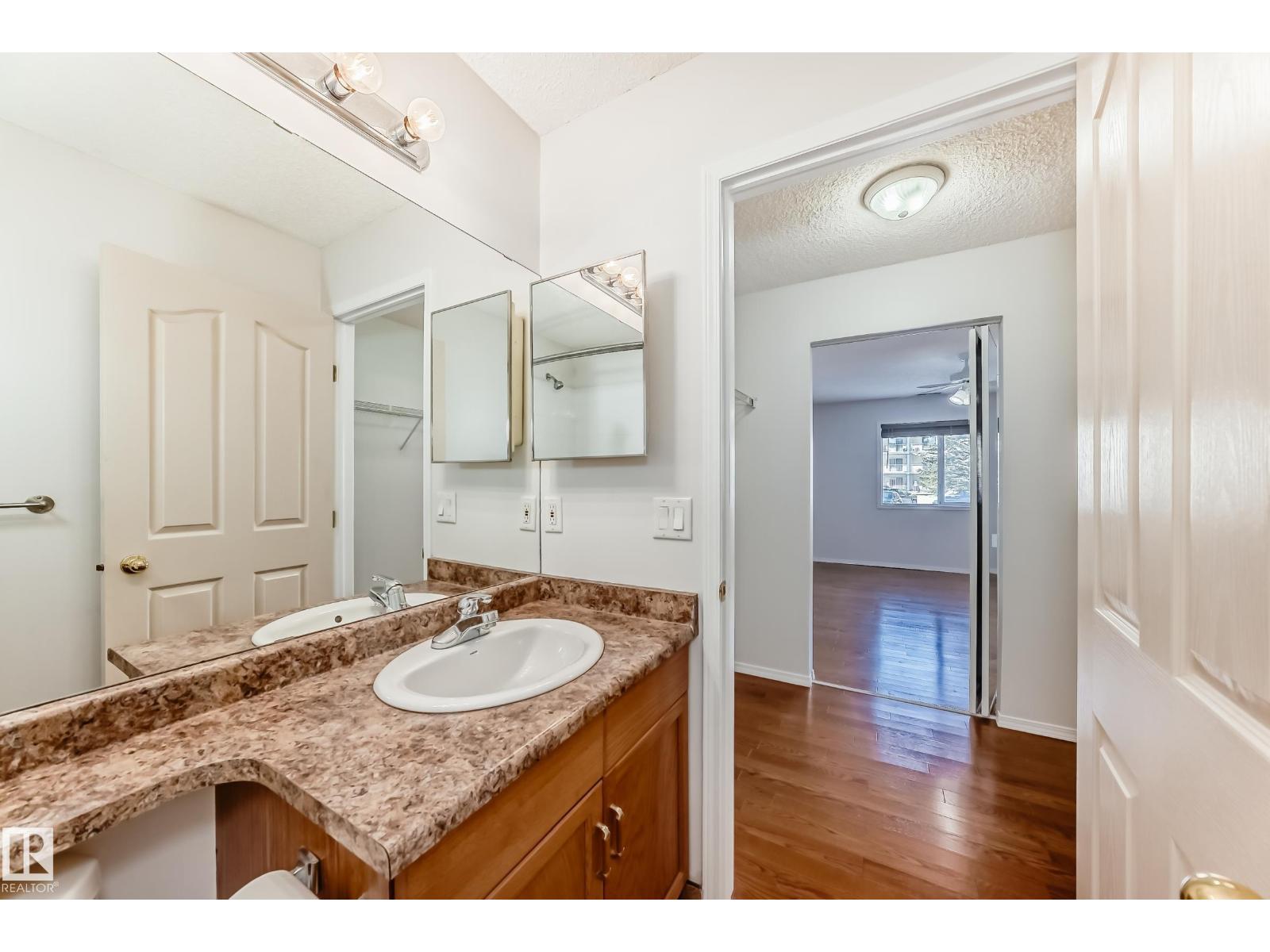 #105 16303 95 ST NW, Edmonton