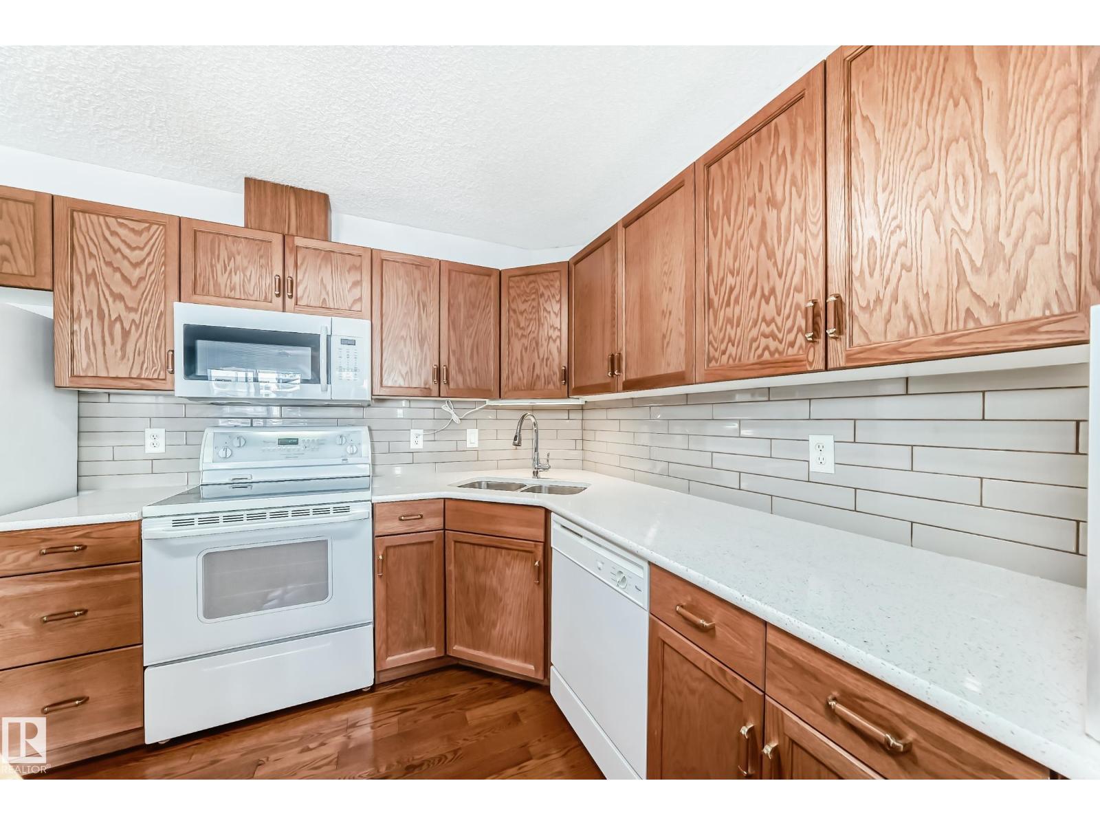 #105 16303 95 ST NW, Edmonton