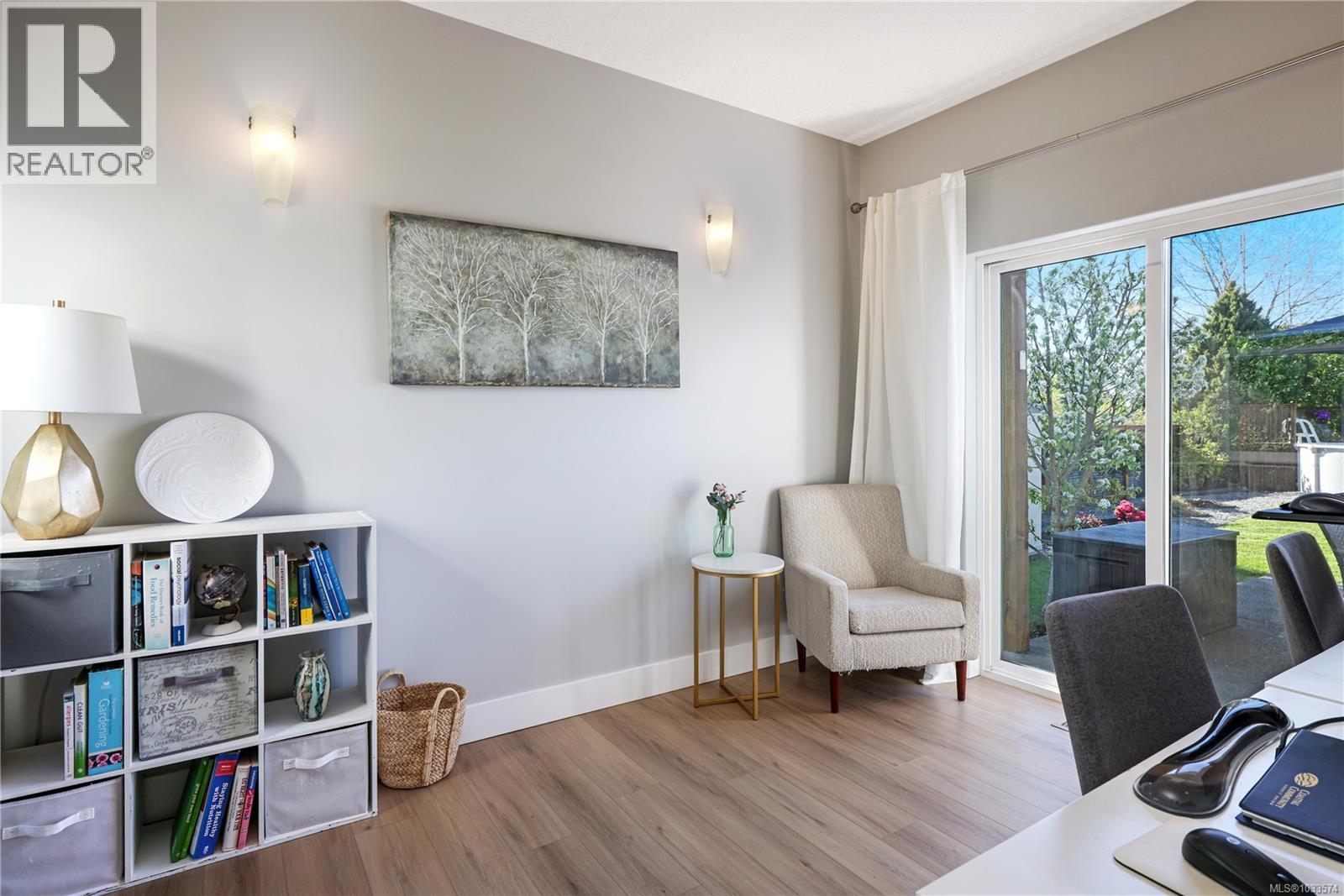 2461 Stirling Cres - 18