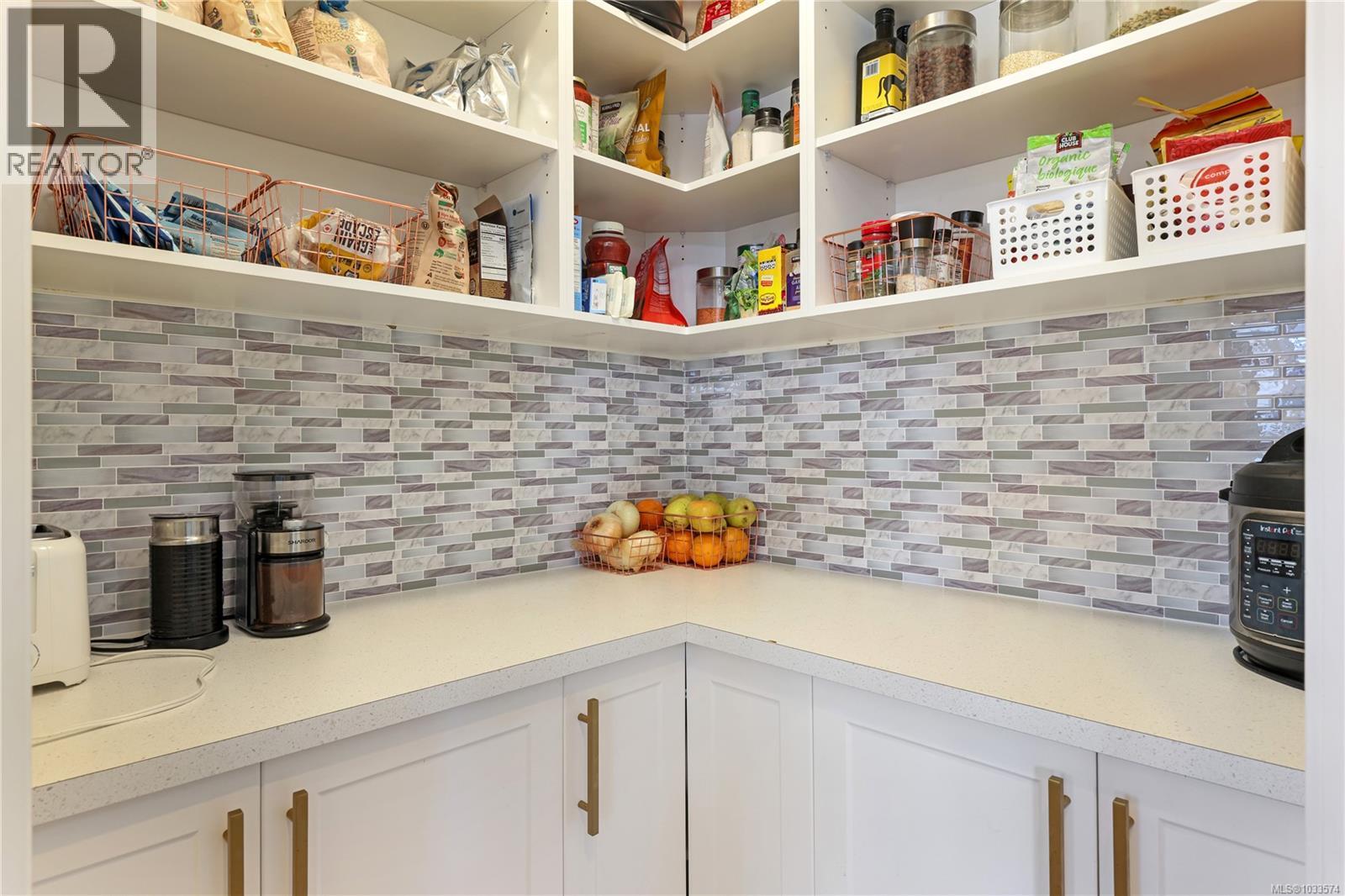 2461 Stirling Cres - 17