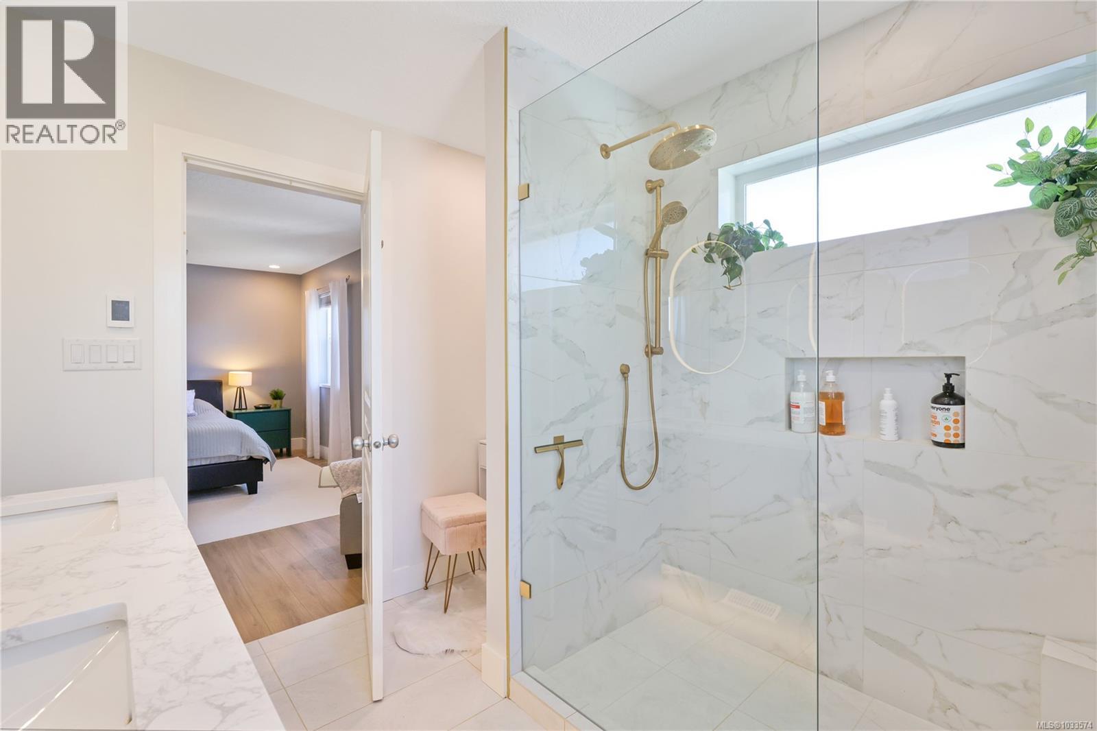 2461 Stirling Cres - 25