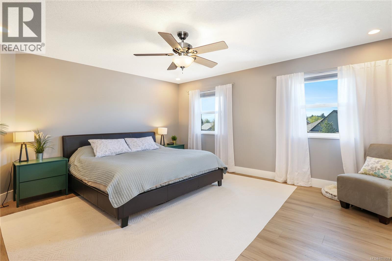 2461 Stirling Cres - 22