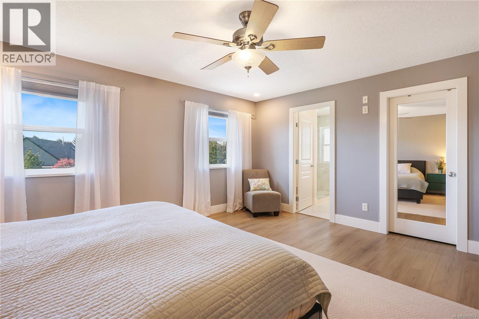 2461 Stirling Cres - 23