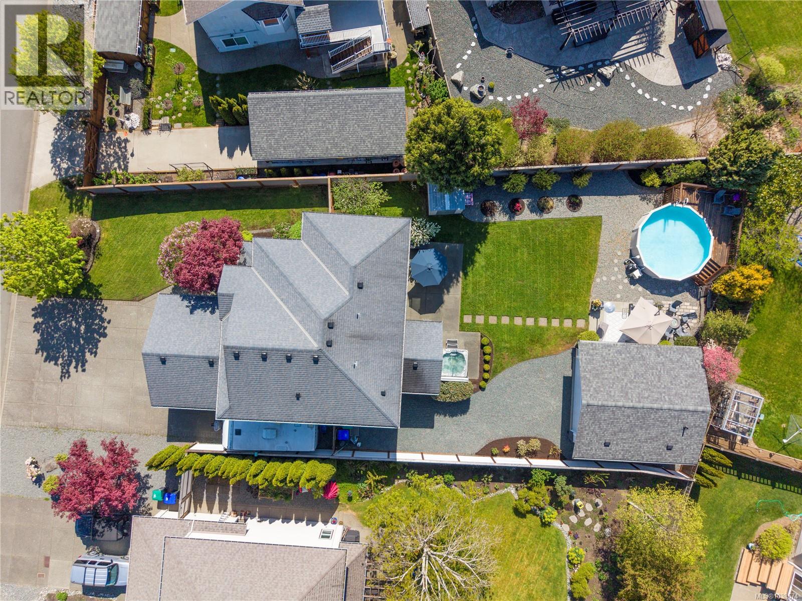 2461 Stirling Cres - 37