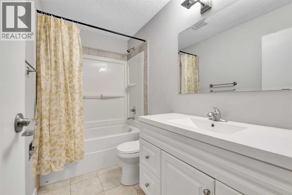 #47 3015 51 Street SW - 24