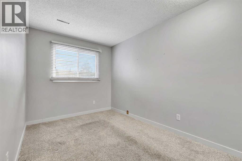 #47 3015 51 Street SW - 22