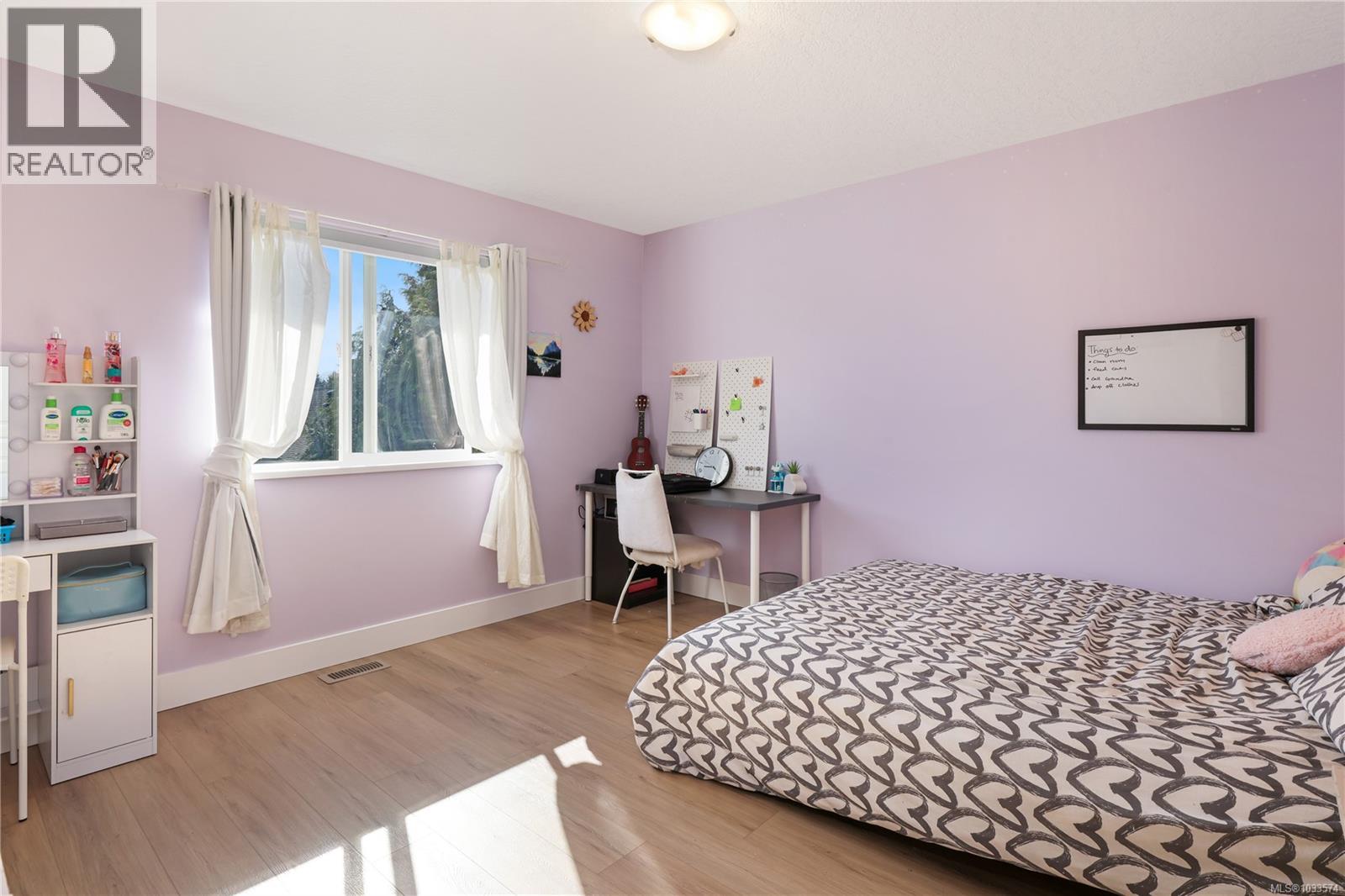 2461 Stirling Cres - 29