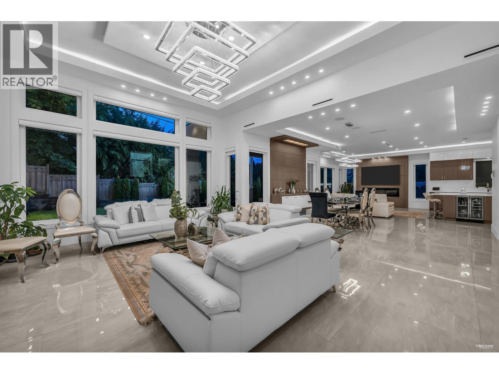 929 CANYON BOULEVARD, North Vancouver