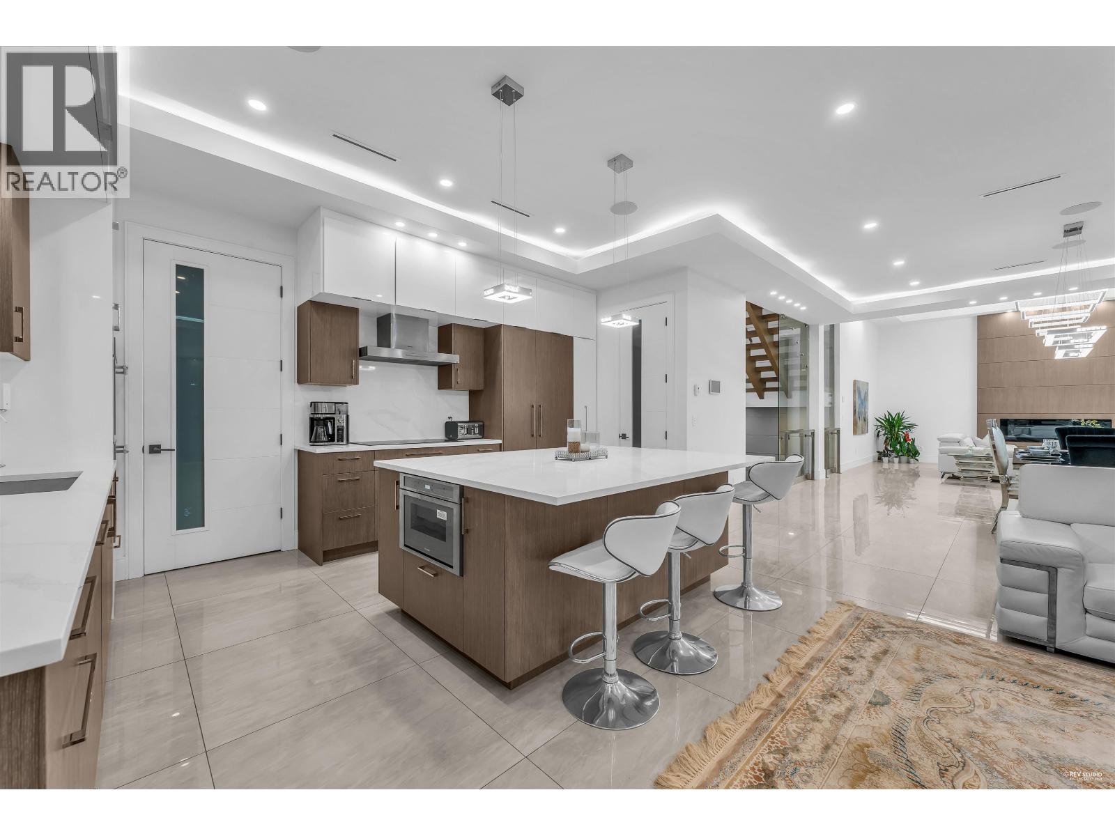 929 CANYON BOULEVARD, North Vancouver