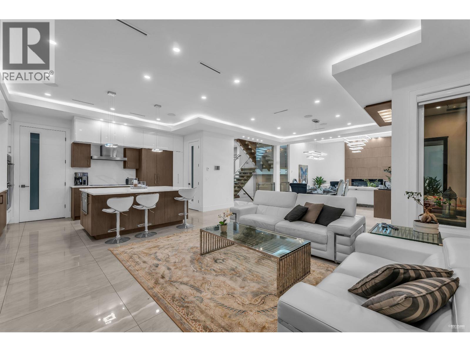 929 CANYON BOULEVARD, North Vancouver