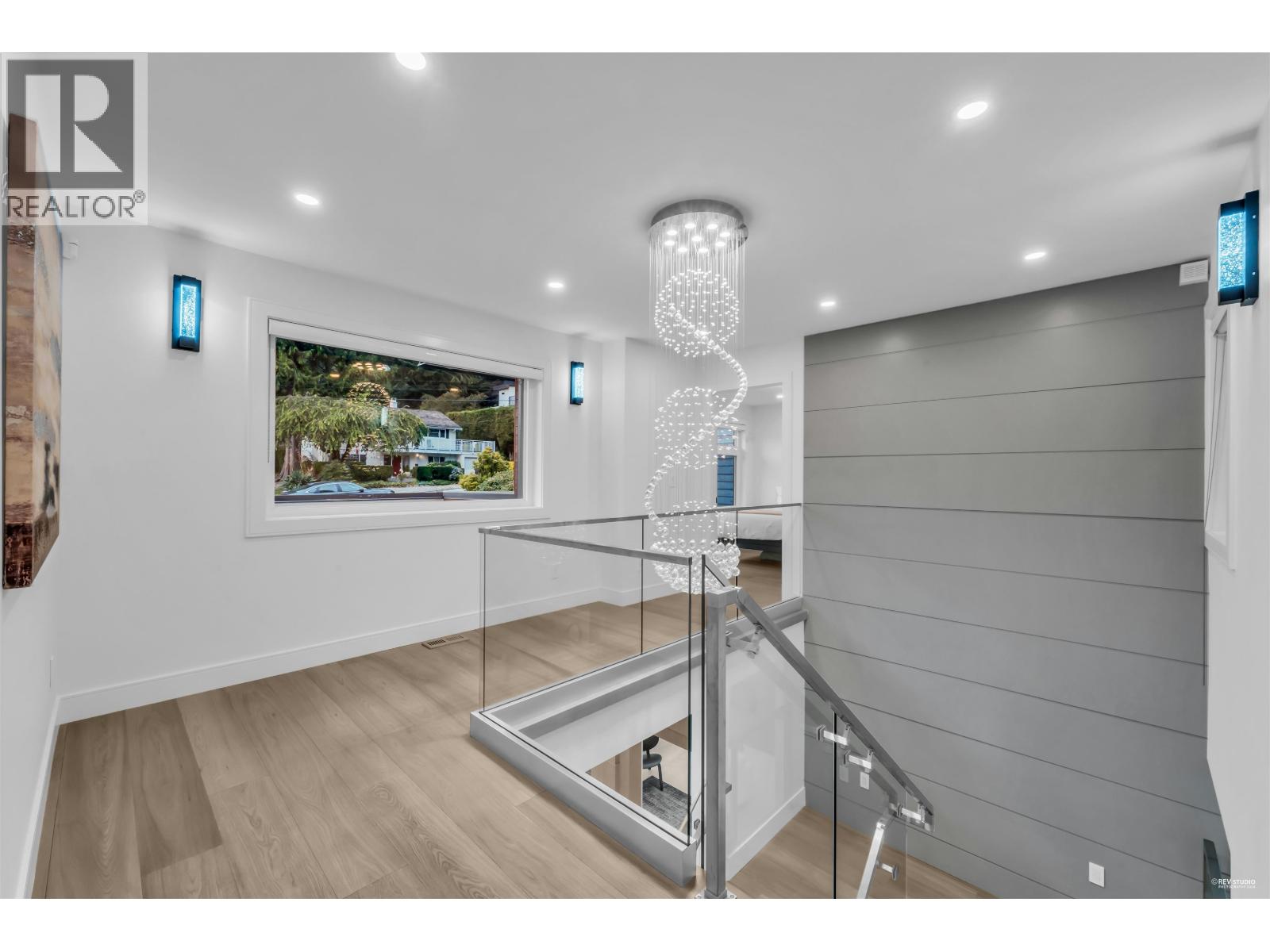 929 CANYON BOULEVARD, North Vancouver