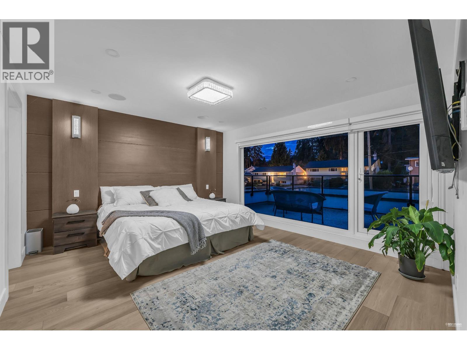 929 CANYON BOULEVARD, North Vancouver