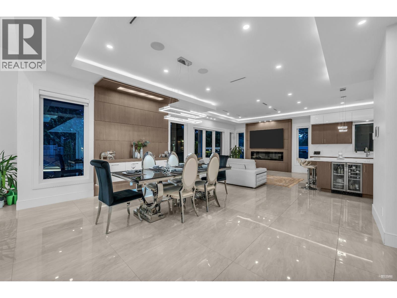 929 CANYON BOULEVARD, North Vancouver