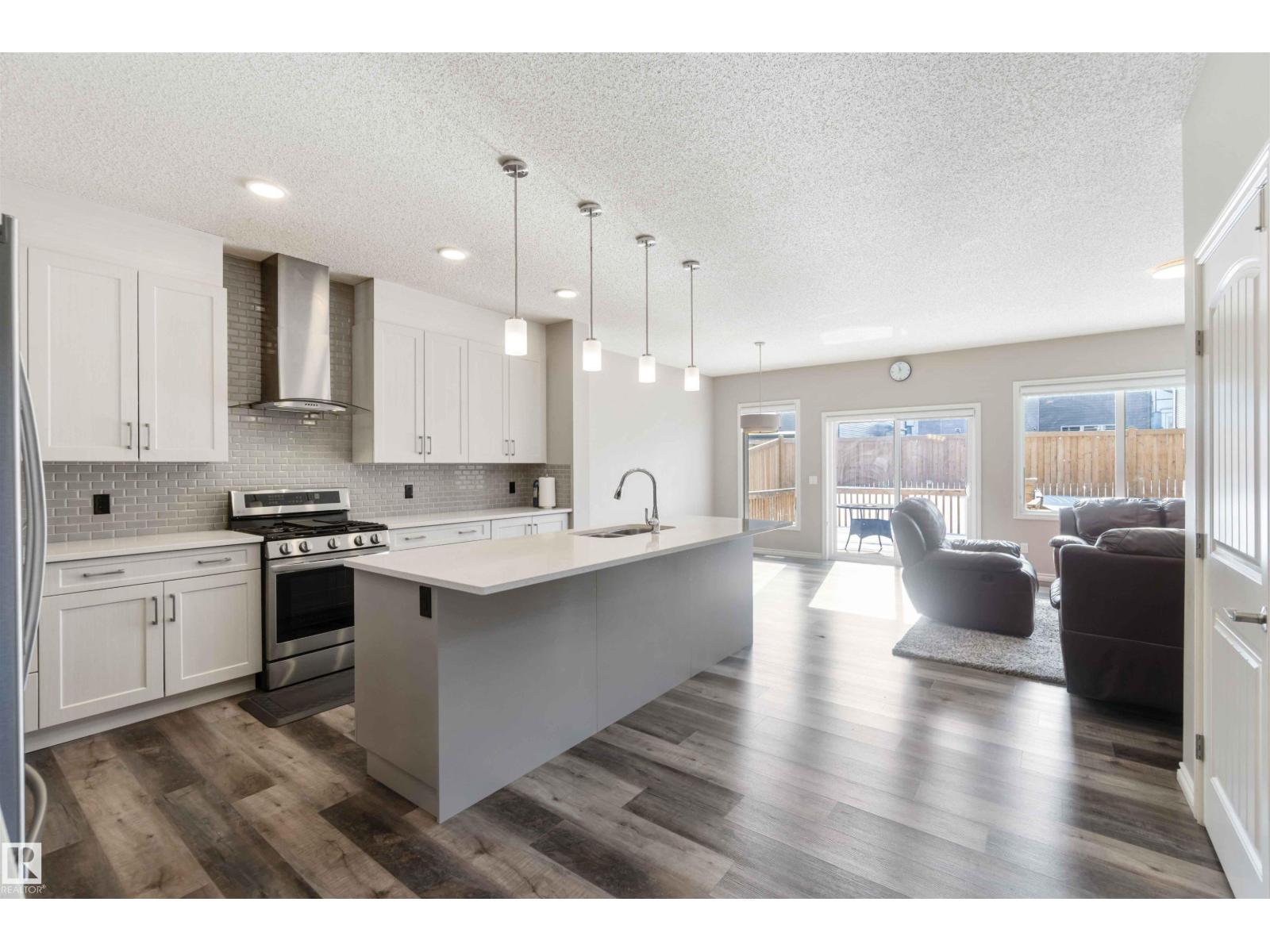435 41 AV NW, Edmonton