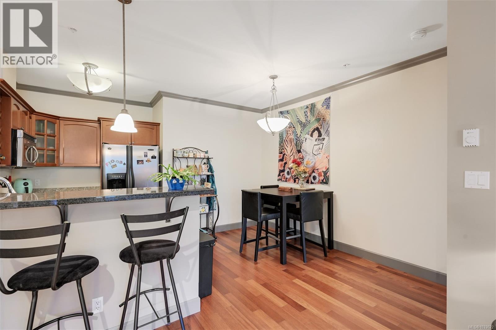 204 1620 McKenzie Avenue, Saanich